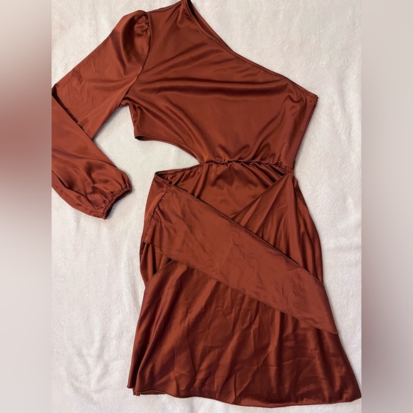 Neutral - Picture 2 of 4